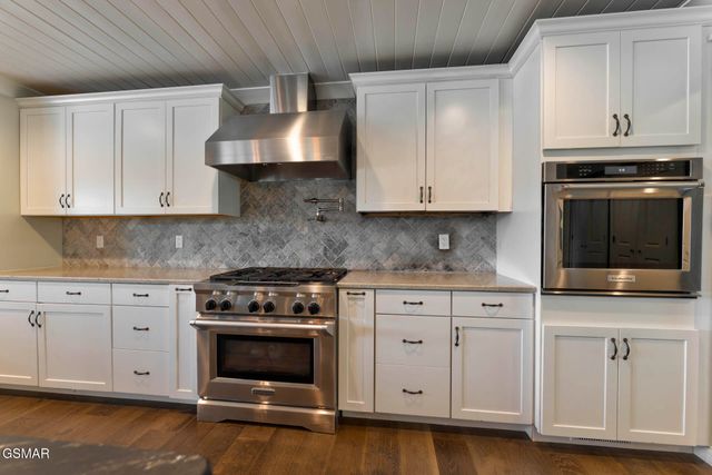 1121 Cummings Chapel Road, Sevierville, TN 37862