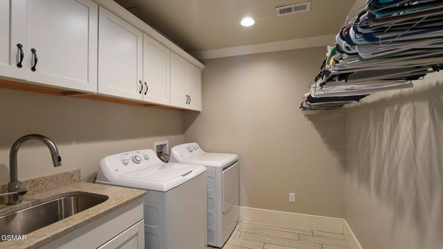 1121 Cummings Chapel Road, Sevierville, TN 37862