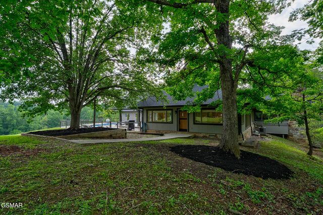 1121 Cummings Chapel Road, Sevierville, TN 37862