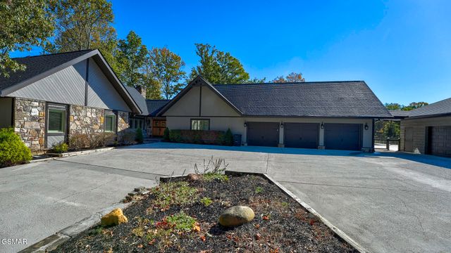 1121 Cummings Chapel Road, Sevierville, TN 37862