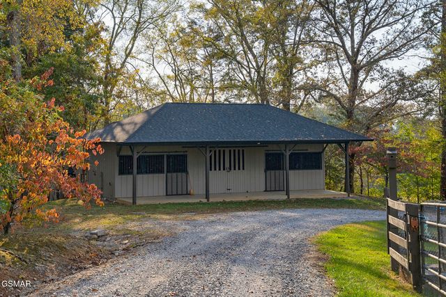 1121 Cummings Chapel Road, Sevierville, TN 37862