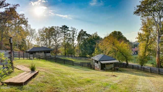 1121 Cummings Chapel Road, Sevierville, TN 37862