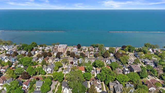 1512 College AVENUE, Racine, WI 53403