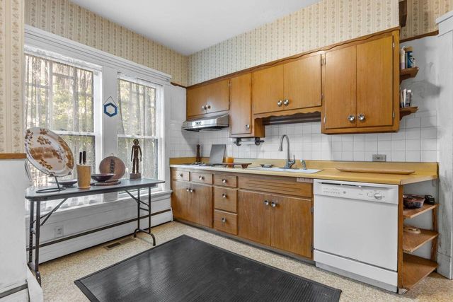 1512 College AVENUE, Racine, WI 53403