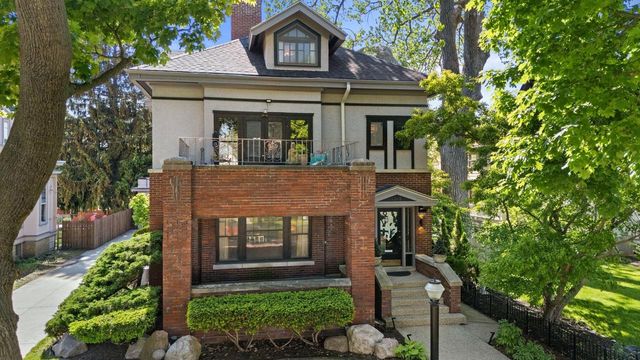 1512 College AVENUE, Racine, WI 53403