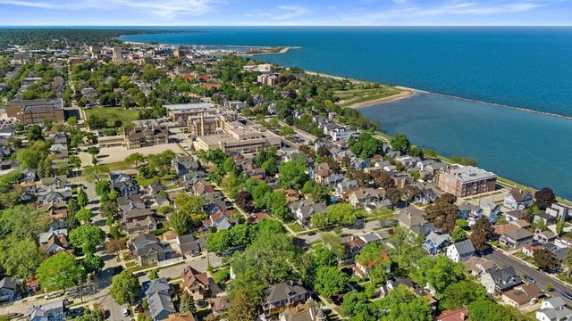 1512 College AVENUE, Racine, WI 53403