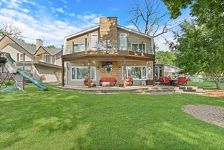 2407 N Villa Lane, Mchenry, IL 60051