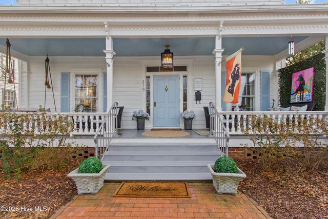 219 Pollock Street, New Bern, NC 28560