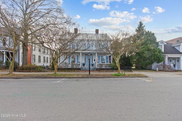 219 Pollock Street, New Bern, NC 28560