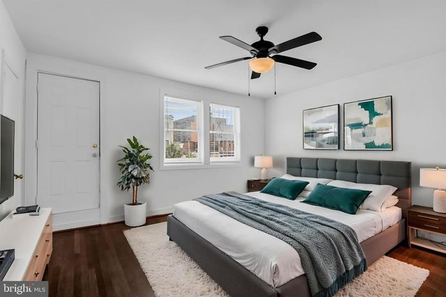 1525 OATES ST NE, Washington, DC 20002