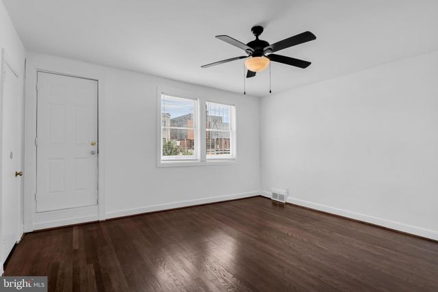 1525 OATES ST NE, Washington, DC 20002