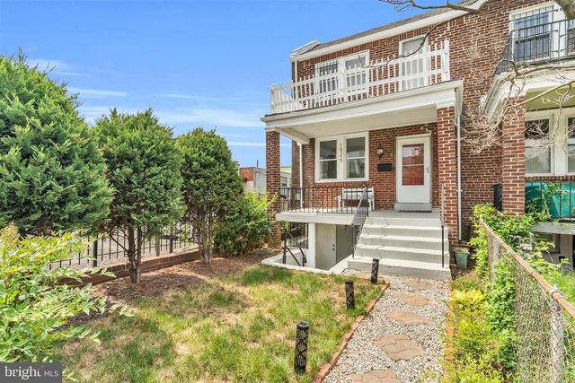 1525 OATES ST NE, Washington, DC 20002