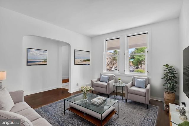 1525 OATES ST NE, Washington, DC 20002