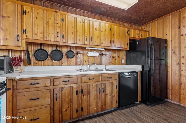 303 E Atlantic Boulevard, Atlantic Beach, NC 28512