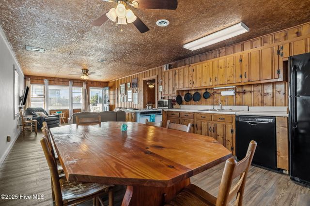 303 E Atlantic Boulevard, Atlantic Beach, NC 28512