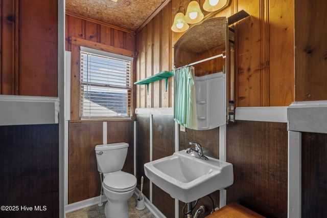 303 E Atlantic Boulevard, Atlantic Beach, NC 28512