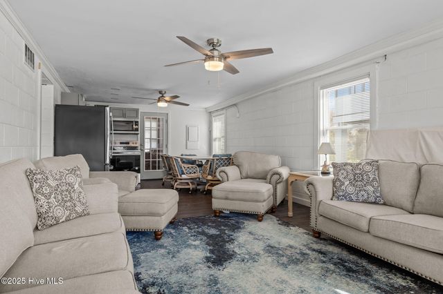 303 E Atlantic Boulevard, Atlantic Beach, NC 28512