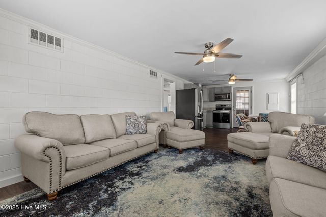 303 E Atlantic Boulevard, Atlantic Beach, NC 28512