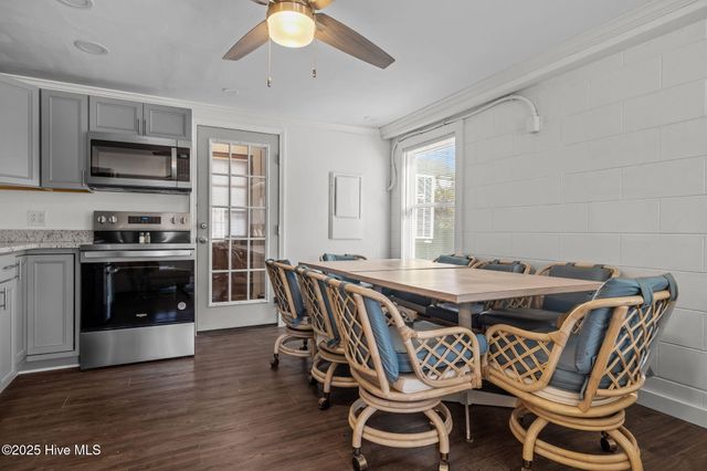 303 E Atlantic Boulevard, Atlantic Beach, NC 28512