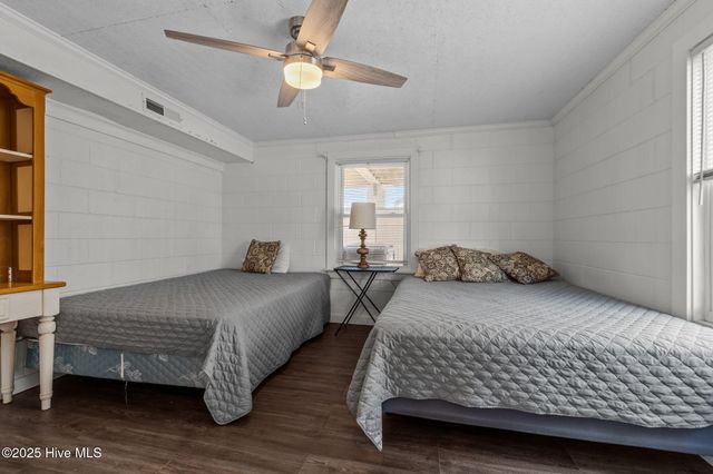 303 E Atlantic Boulevard, Atlantic Beach, NC 28512