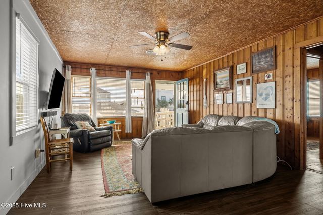 303 E Atlantic Boulevard, Atlantic Beach, NC 28512