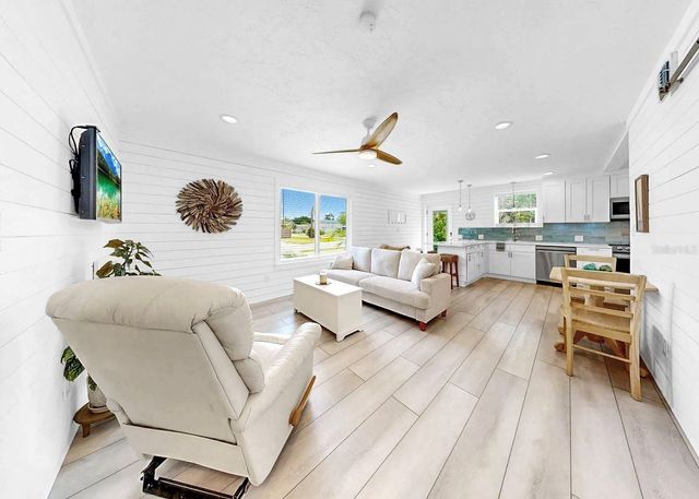 8096 GLENBROOKE LANE, Sarasota, FL 34243