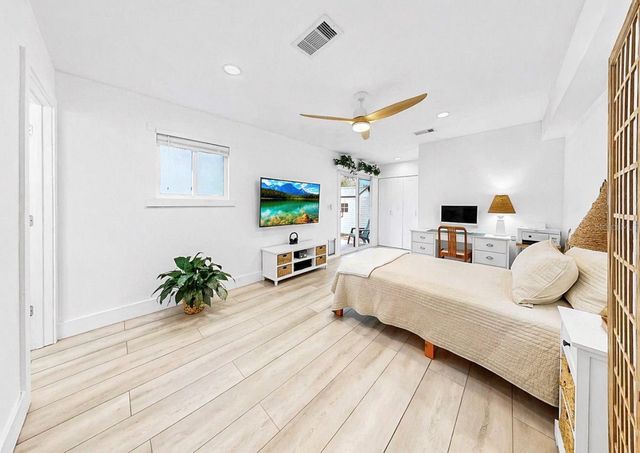 8096 GLENBROOKE LANE, Sarasota, FL 34243