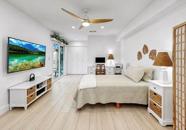 8096 GLENBROOKE LANE, Sarasota, FL 34243