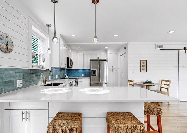 8096 GLENBROOKE LANE, Sarasota, FL 34243