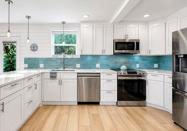 8096 GLENBROOKE LANE, Sarasota, FL 34243