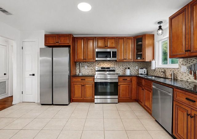 8096 GLENBROOKE LANE, Sarasota, FL 34243