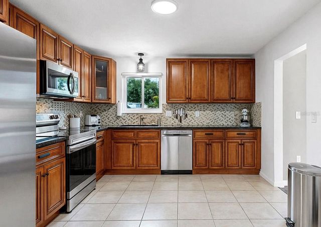 8096 GLENBROOKE LANE, Sarasota, FL 34243