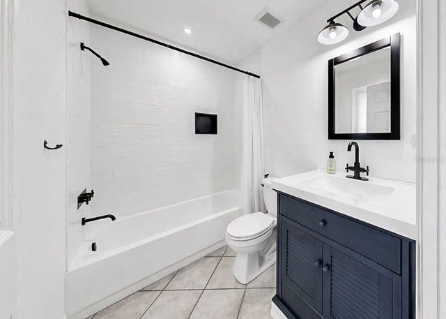 8096 GLENBROOKE LANE, Sarasota, FL 34243