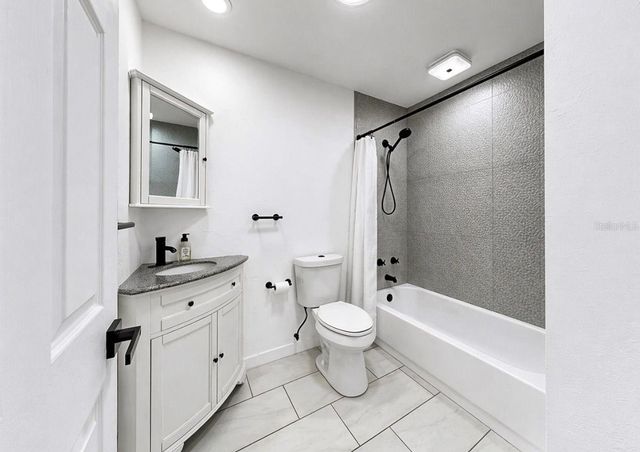 8096 GLENBROOKE LANE, Sarasota, FL 34243