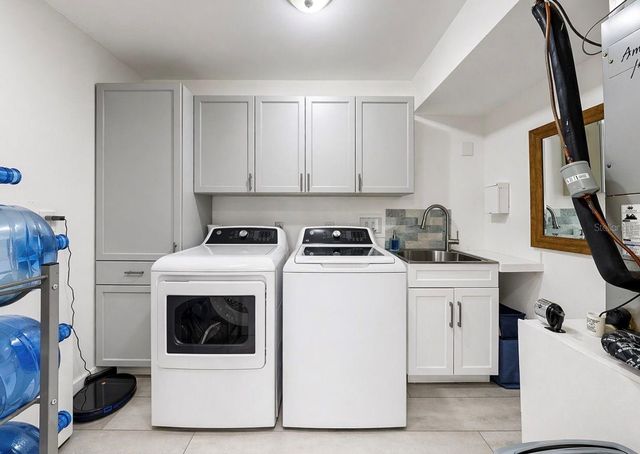 8096 GLENBROOKE LANE, Sarasota, FL 34243