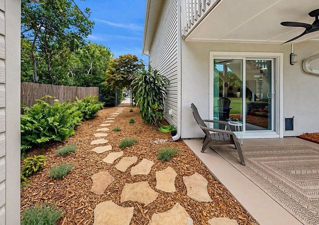 8096 GLENBROOKE LANE, Sarasota, FL 34243