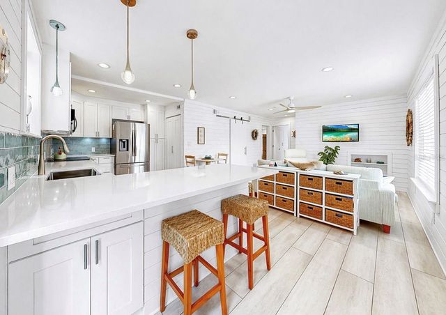 8096 GLENBROOKE LANE, Sarasota, FL 34243