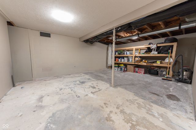 649 Collier Street, Columbus, IN 47201