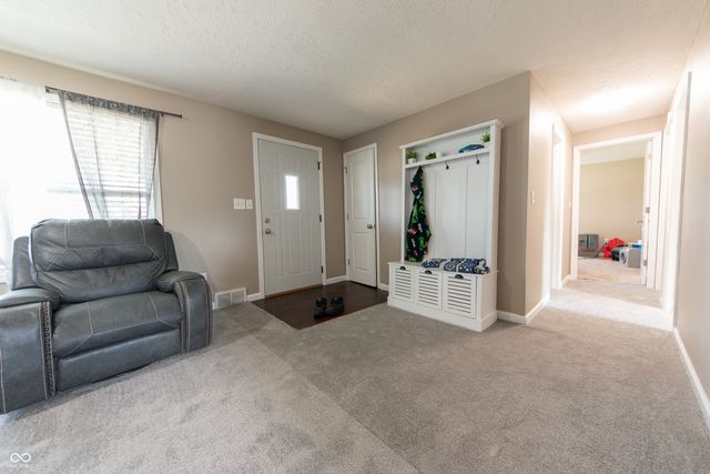 649 Collier Street, Columbus, IN 47201