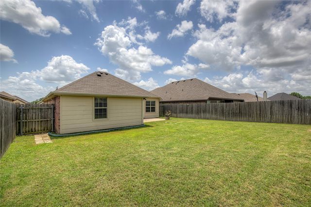 126 Comanche Drive, Greenville, TX 75402
