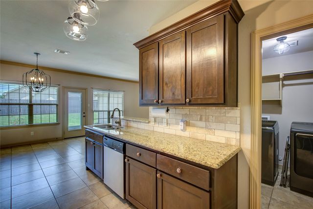 126 Comanche Drive, Greenville, TX 75402