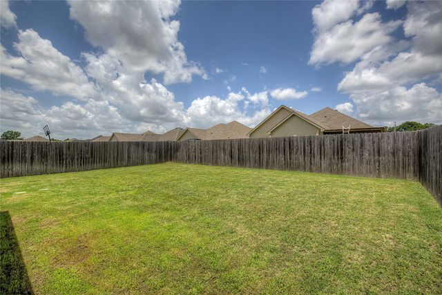 126 Comanche Drive, Greenville, TX 75402