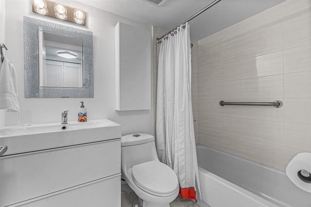 154 Waterside Drive 154, Hypoluxo, FL 33462