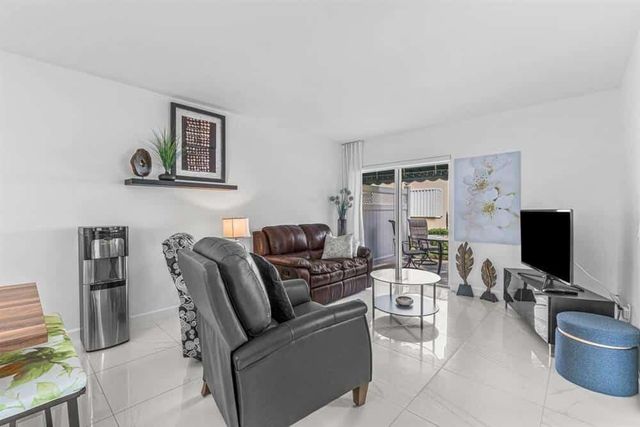 154 Waterside Drive 154, Hypoluxo, FL 33462