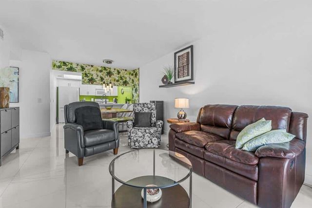 154 Waterside Drive 154, Hypoluxo, FL 33462