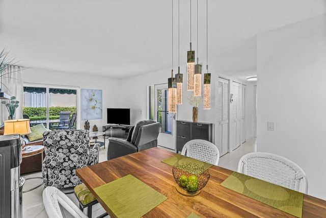 154 Waterside Drive 154, Hypoluxo, FL 33462