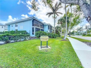1065 8th ST S 203, Naples, FL 34102