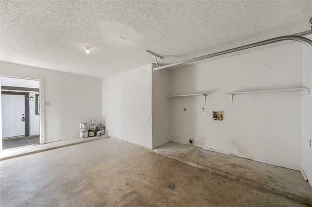4900 E Stassney LN B, Austin, TX 78744