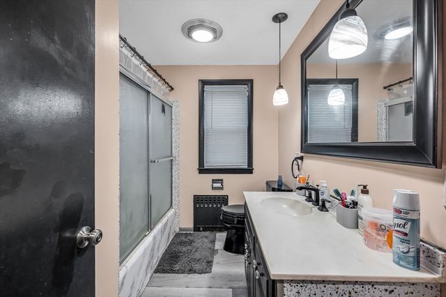 31 Stone Path Ln, West Springfield, MA 01089