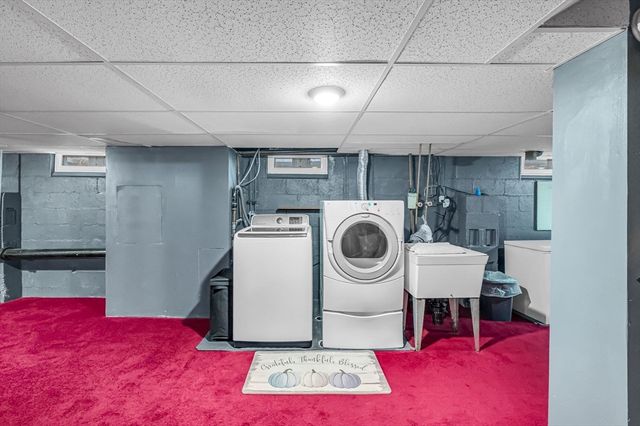 31 Stone Path Ln, West Springfield, MA 01089